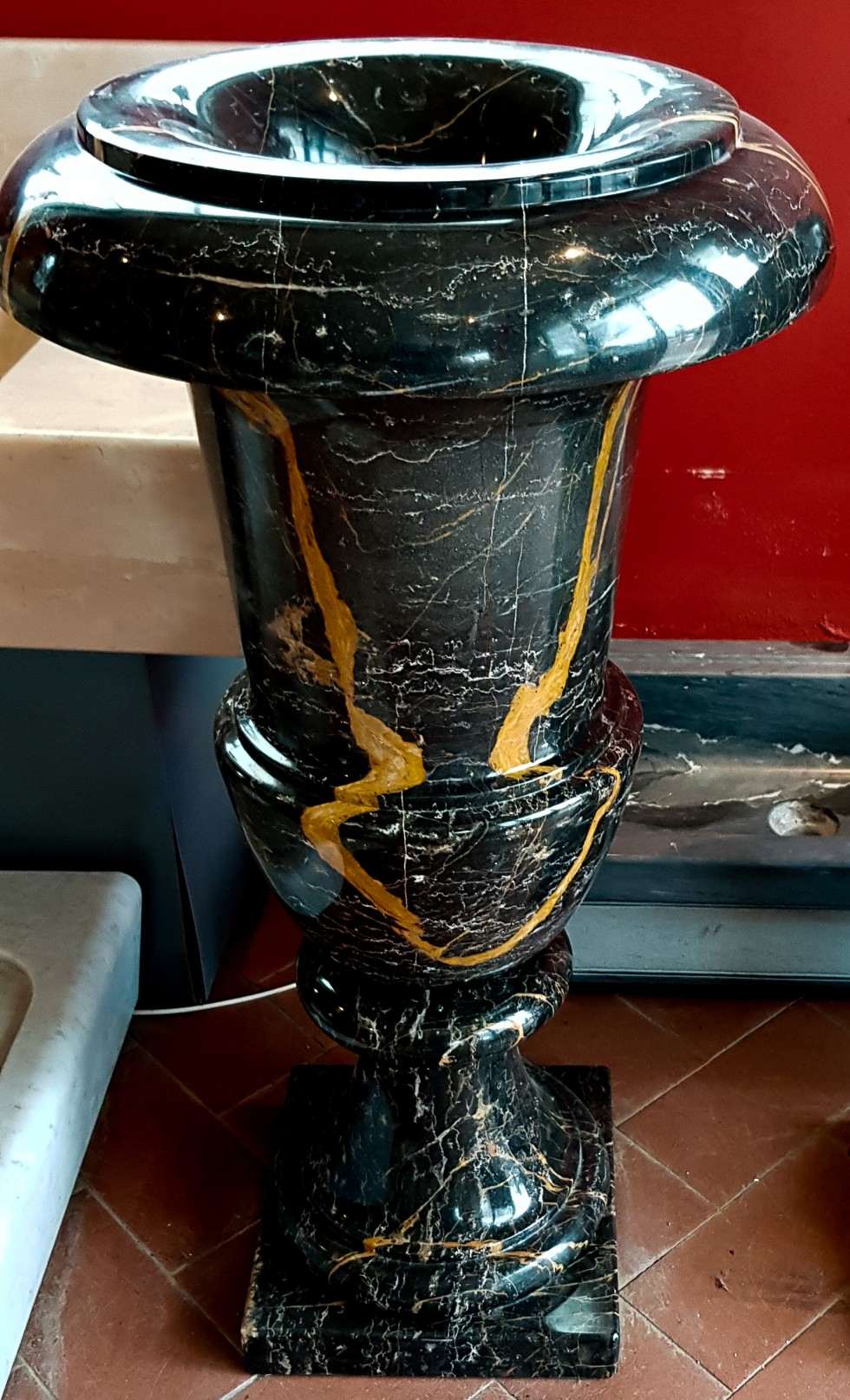 Vasi in marmo Saint Laurent Canalini Marmi Vasi in marmo Saint Laurent Canalini Marmi